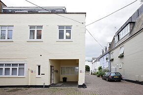 Quiet Historic Mews- Hyde Park