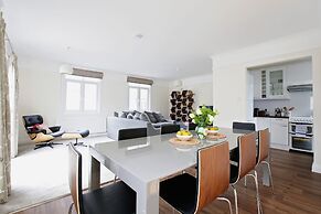 Quiet Historic Mews- Hyde Park