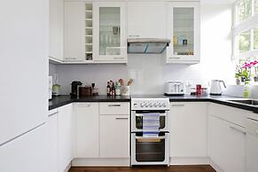 Quiet Historic Mews- Hyde Park