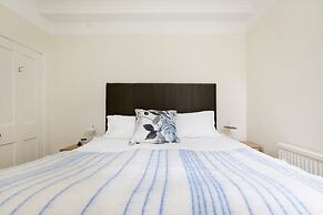 Quiet Historic Mews- Hyde Park