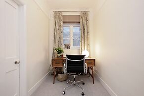 Quiet Historic Mews- Hyde Park