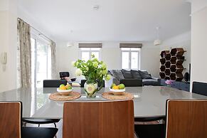 Quiet Historic Mews- Hyde Park