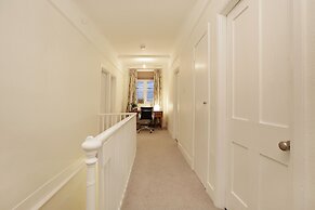 Quiet Historic Mews- Hyde Park