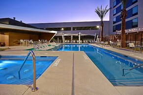 Hampton Inn & Suites Las Vegas Convention Center - No Resort Fee