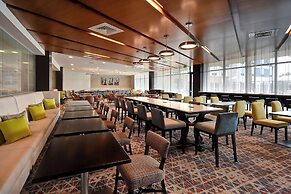 Hampton Inn & Suites Las Vegas Convention Center - No Resort Fee