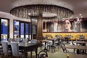 The Peregrine Omaha Downtown, Curio Collection by Hilton