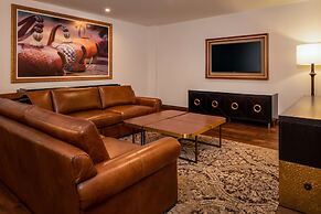 The Peregrine Omaha Downtown, Curio Collection by Hilton