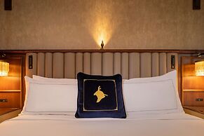 The Peregrine Omaha Downtown, Curio Collection by Hilton