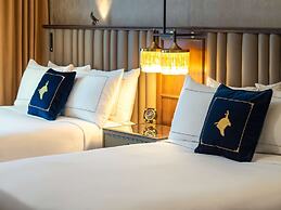 The Peregrine Omaha Downtown, Curio Collection by Hilton