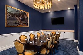 The Peregrine Omaha Downtown, Curio Collection by Hilton