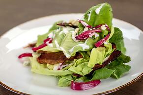 The Peregrine Omaha Downtown, Curio Collection by Hilton