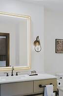 The Peregrine Omaha Downtown, Curio Collection by Hilton