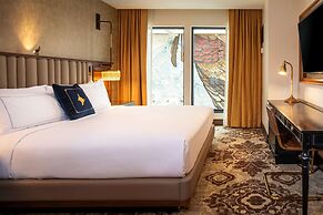 The Peregrine Omaha Downtown, Curio Collection by Hilton