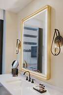 The Peregrine Omaha Downtown, Curio Collection by Hilton