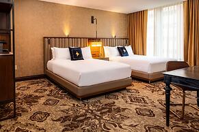 The Peregrine Omaha Downtown, Curio Collection by Hilton