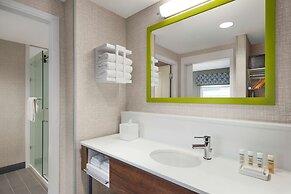 Hampton Inn & Suites by Hilton Kelowna Airport