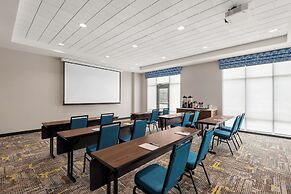 Hampton Inn & Suites by Hilton Kelowna Airport