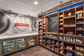 Hampton Inn & Suites by Hilton Kelowna Airport