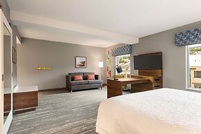 Hampton Inn & Suites by Hilton Kelowna Airport