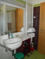 Apartments and Rooms Oliviers