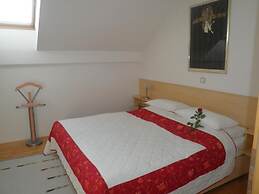 Apartments and Rooms Oliviers