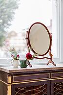 Charming Grand One bedroom