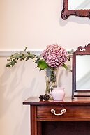 Charming Grand One bedroom