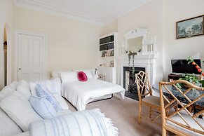 Charming Grand One bedroom