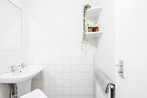 Charming Grand One bedroom