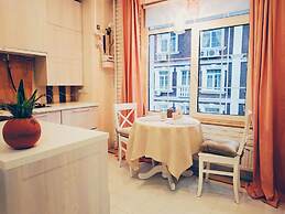 MalinaApt Alice in Wonderland