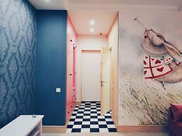 MalinaApt Alice in Wonderland