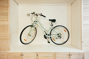 MalinaApt  Sophisticated red