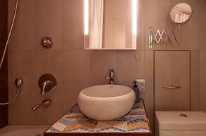 MalinaApt  Sophisticated red