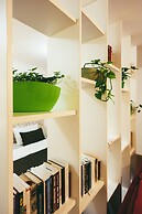 MalinaApt  Sophisticated red