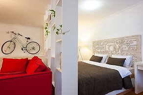 MalinaApt  Sophisticated red