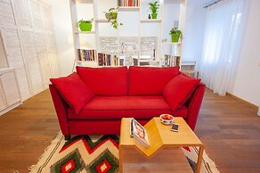 MalinaApt  Sophisticated red