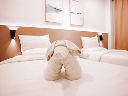 Key Hotel at Old City Center