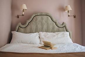 Glorious 2 Bedroom Apartment