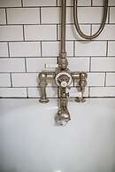 Glorious 2 Bedroom Apartment