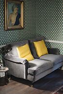 Glorious 2 Bedroom Apartment