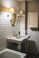 Glorious 2 Bedroom Apartment