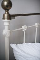 Glorious 2 Bedroom Apartment