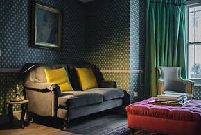 Glorious 2 Bedroom Apartment