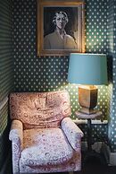 Glorious 2 Bedroom Apartment