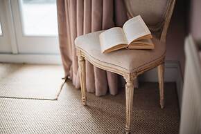 Glorious 2 Bedroom Apartment