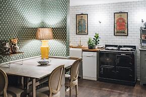 Glorious 2 Bedroom Apartment