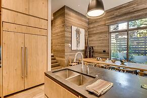 1-184 West Meadow Drive