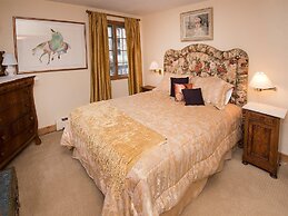 2-385 Gore Creek dr Vorlaufer 201