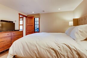 1-385 Gore Creek Dr. Vorlaufer #303