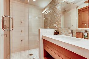 1-385 Gore Creek Dr. Vorlaufer #303